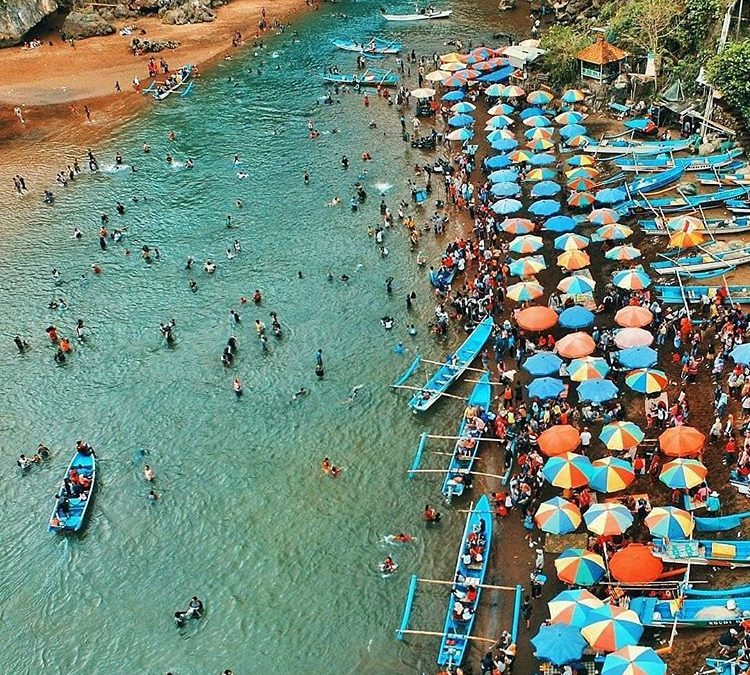 Menikmati Keindahan Pantai Baron Wonosari Dengan Spot Foto Menarik